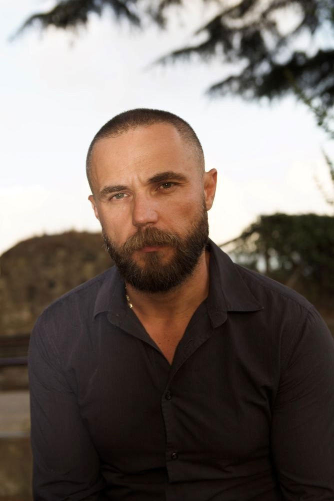 Gerhard Koloneci backdrop