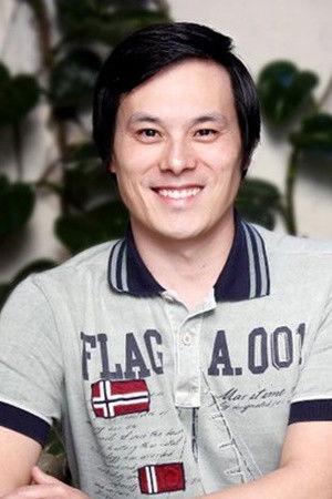 Marcos Miura backdrop