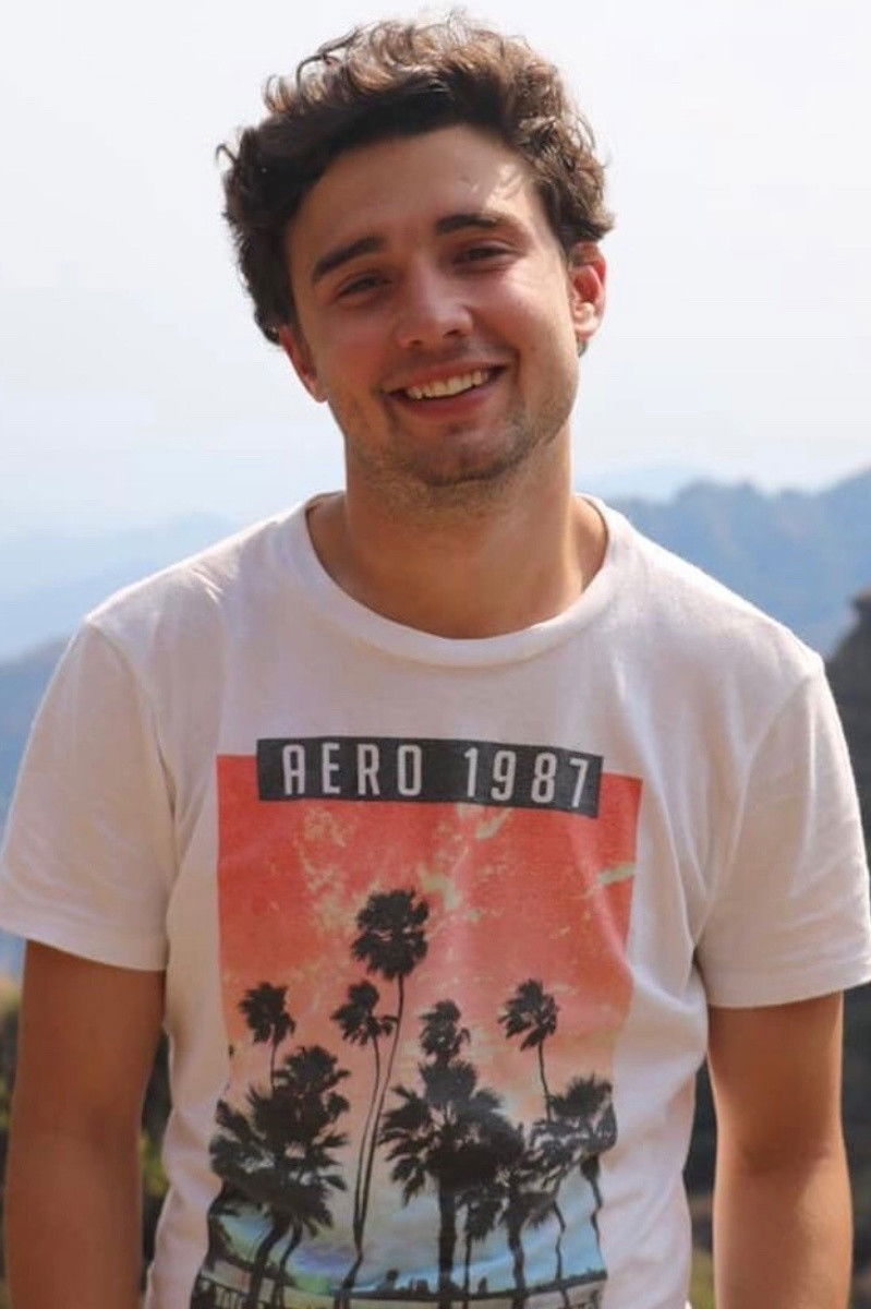 Luis Fernando Schivy backdrop