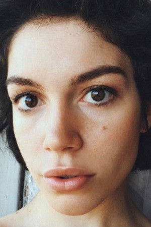 Hilda Karmen backdrop