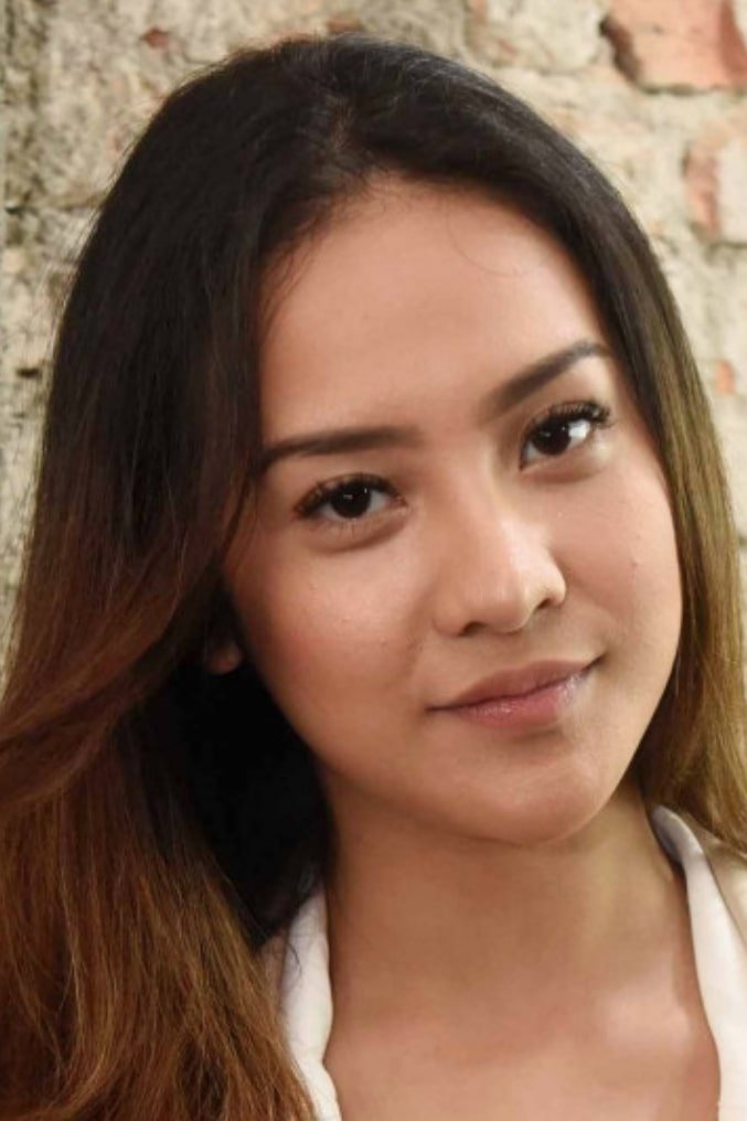 Anya Geraldine backdrop