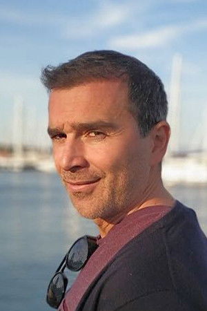 Thanos Chronis backdrop