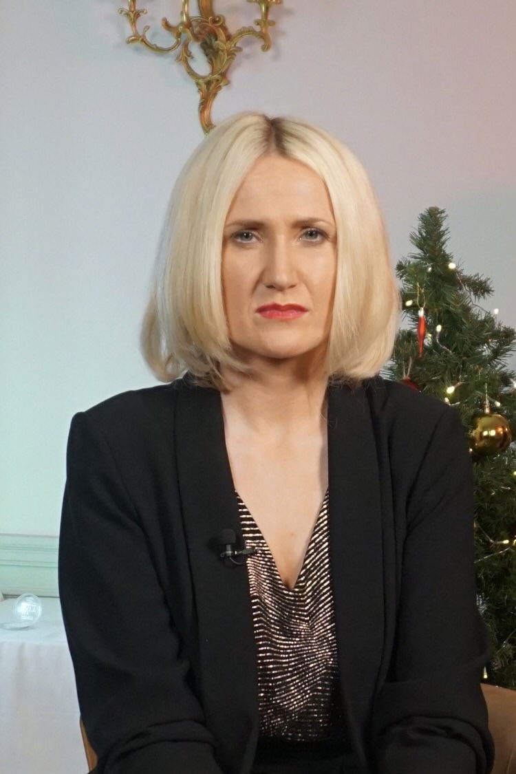 Lisa Garvey backdrop