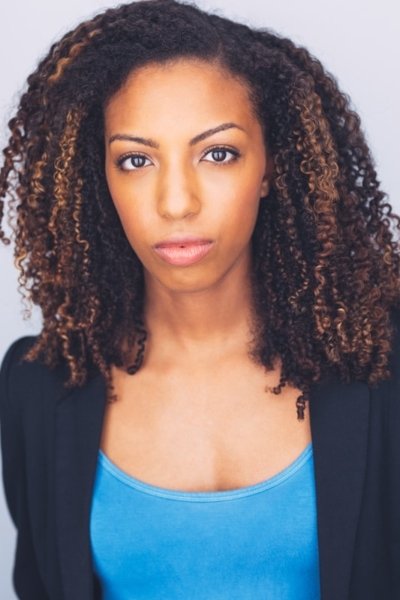 Bérénice Achille backdrop