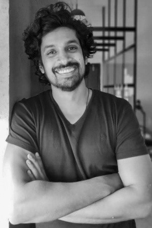 Arjun Radhakrishnan → Arxhun Radakrishtnan backdrop