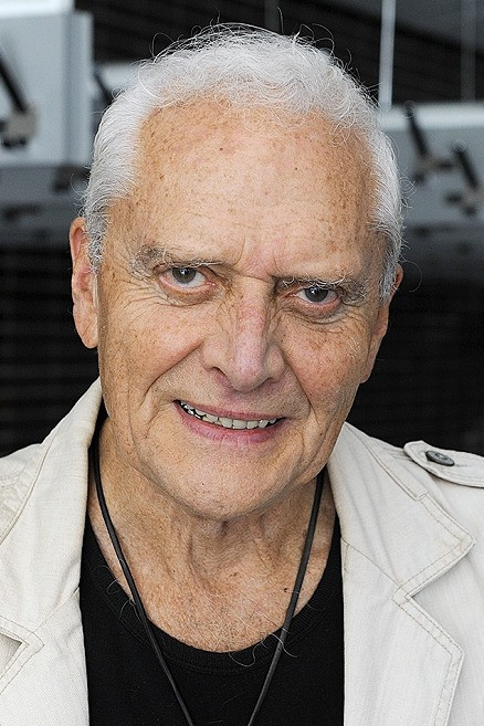 Āris Rozentāls backdrop