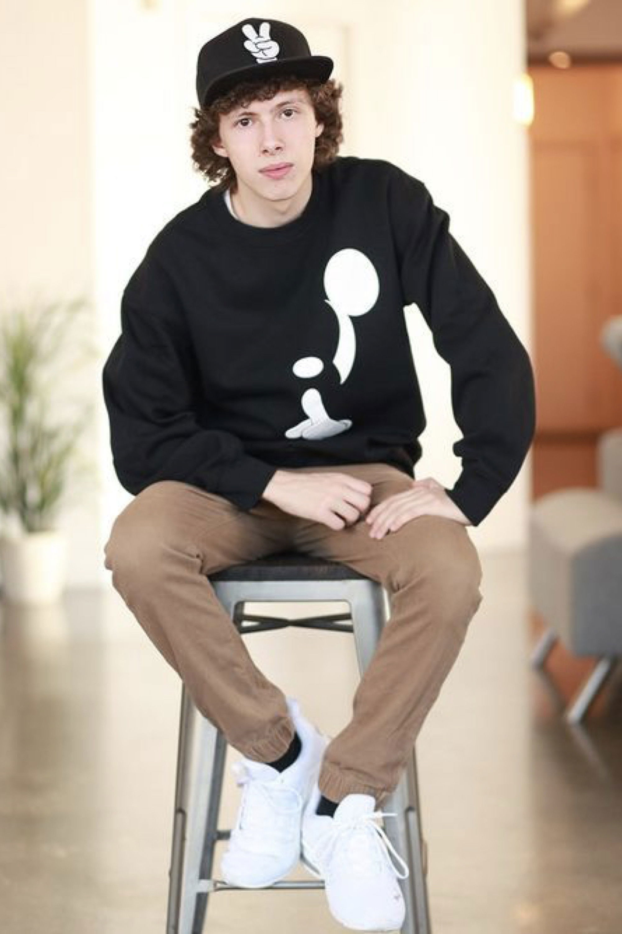 Alexis Grimard backdrop