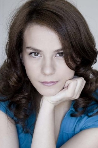 Leonor Cabral backdrop