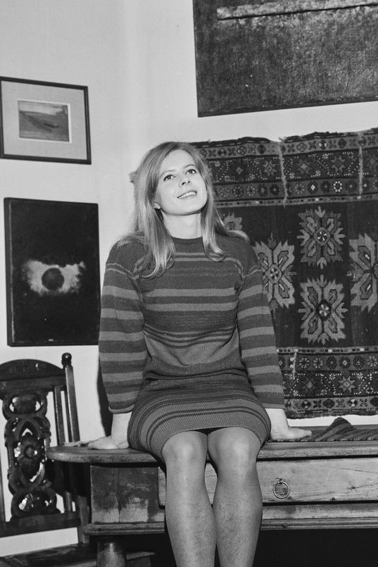 Ulrikke Greve backdrop