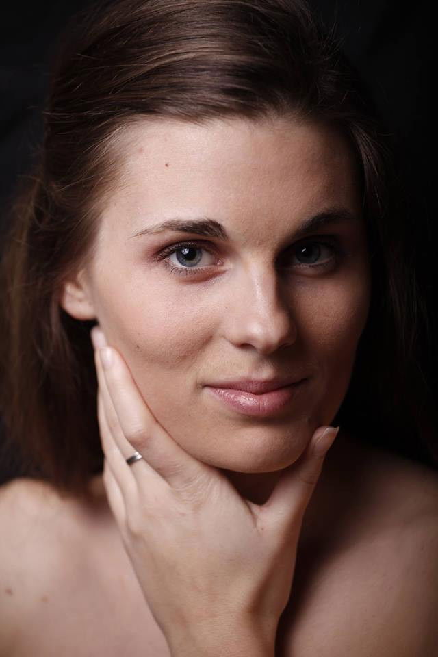 Nóra Fehér backdrop