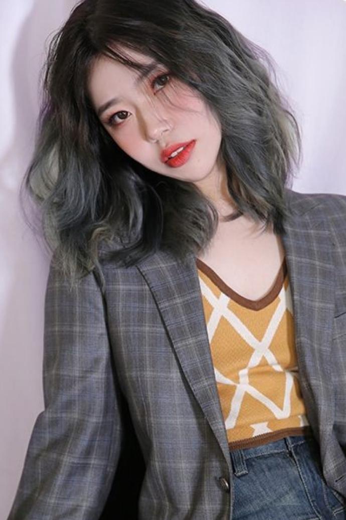 Yajing Tang backdrop