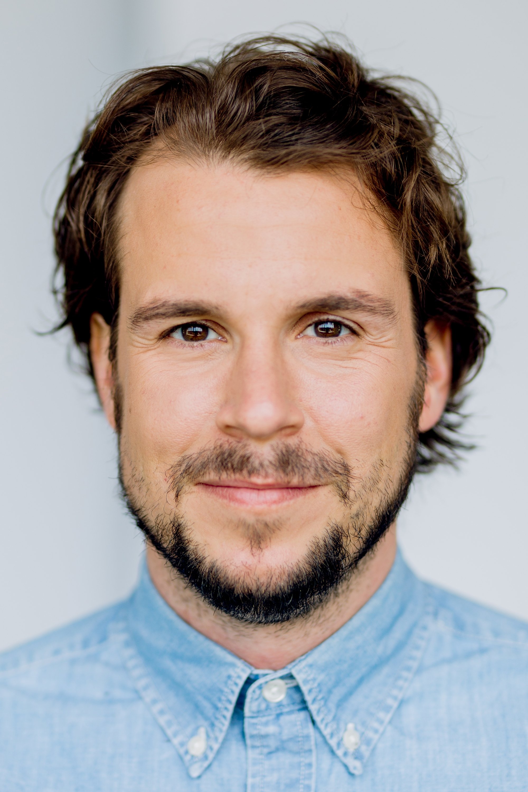 Lucien Ratio backdrop