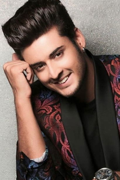 Shagun Pandey backdrop