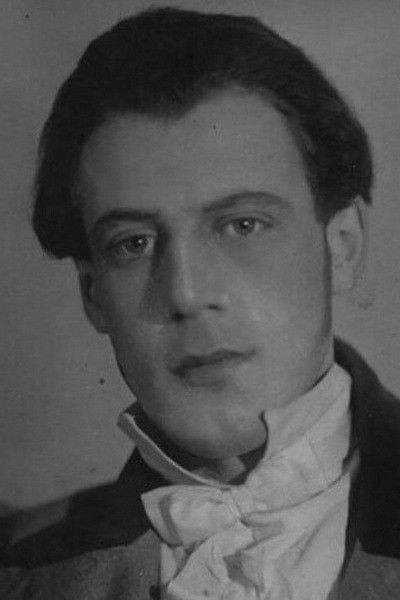 Aleksandr Rogovin backdrop