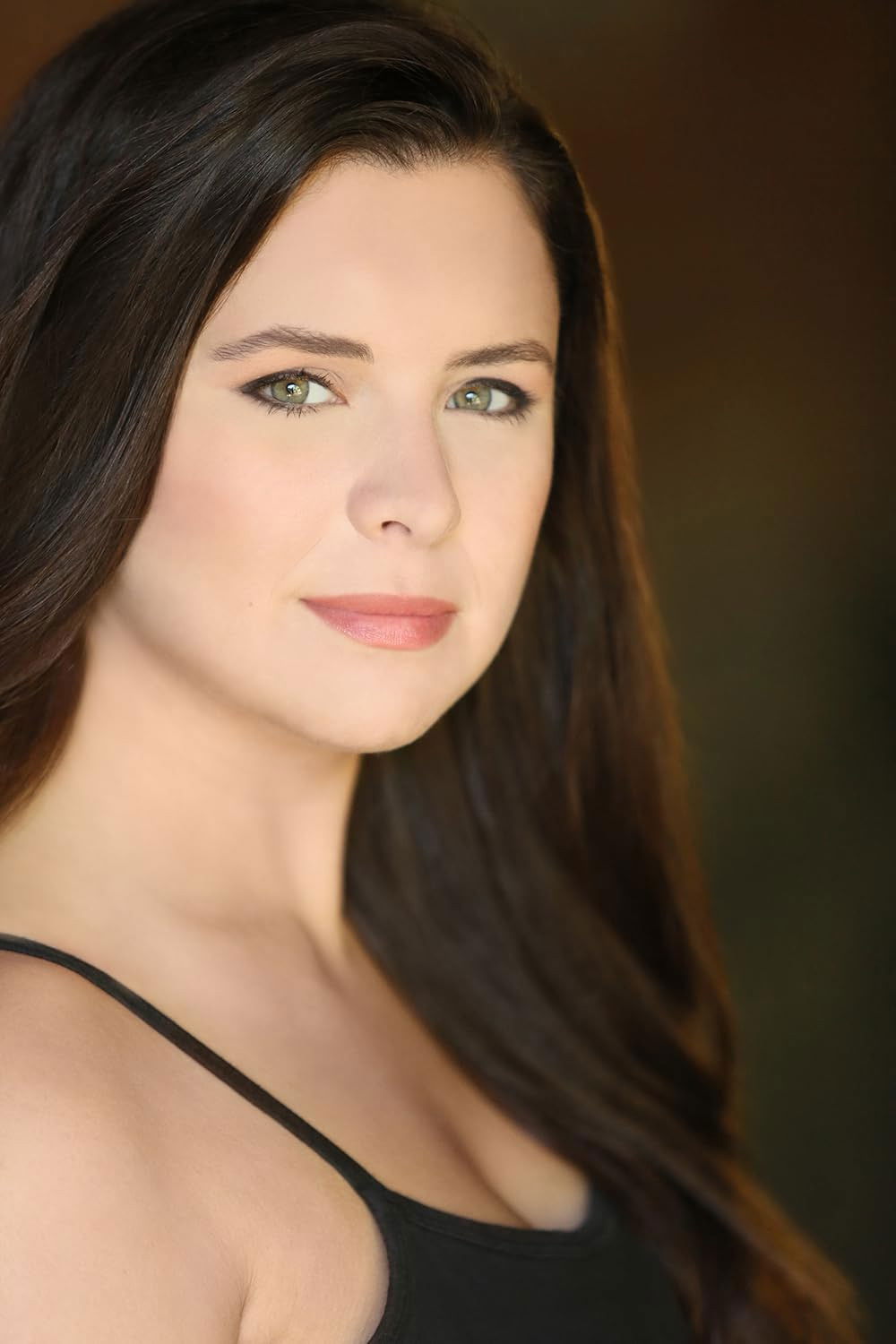 Bella Dontine backdrop