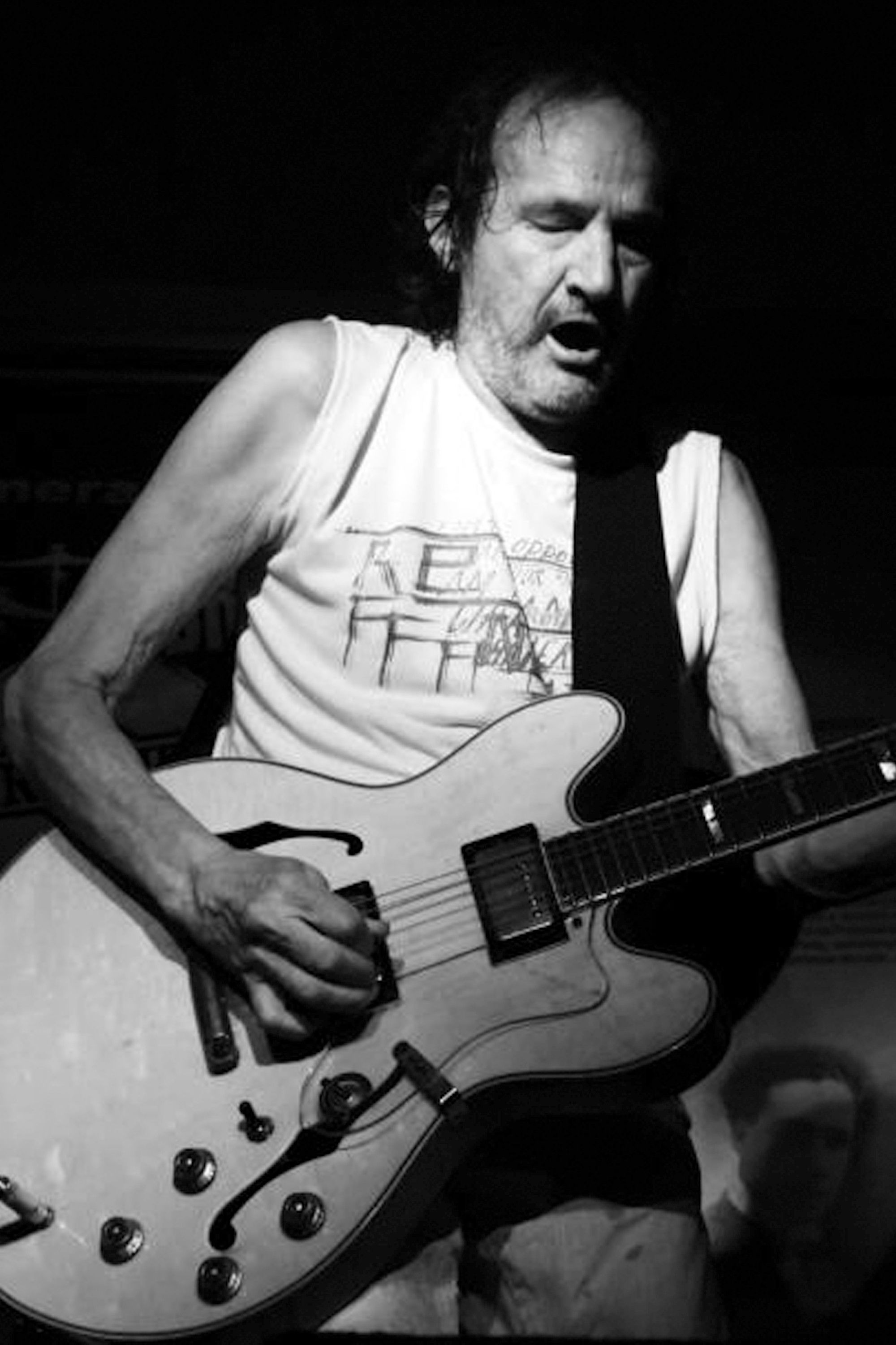 Pajarito Zaguri backdrop