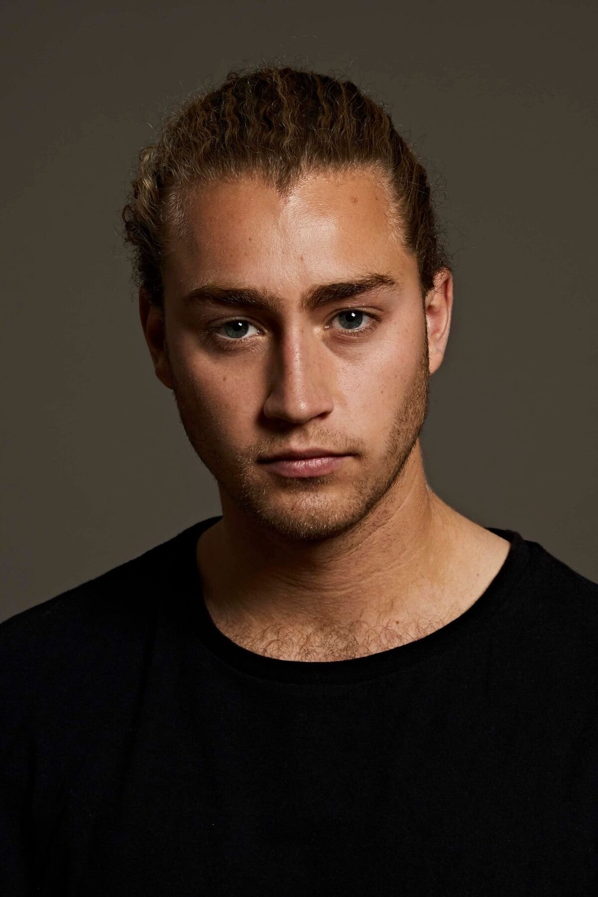 Julian Moon Snijder backdrop