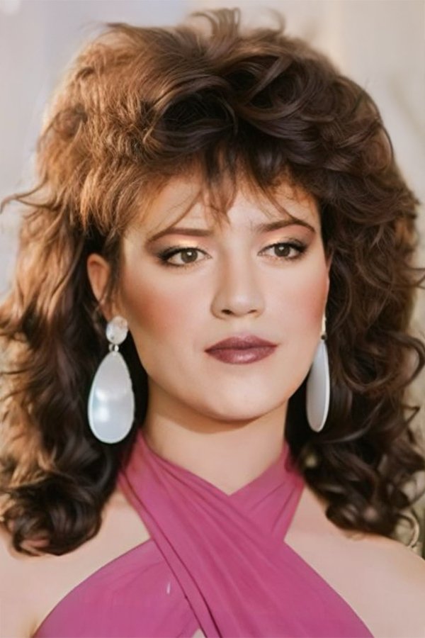 Şehnaz Dilan backdrop