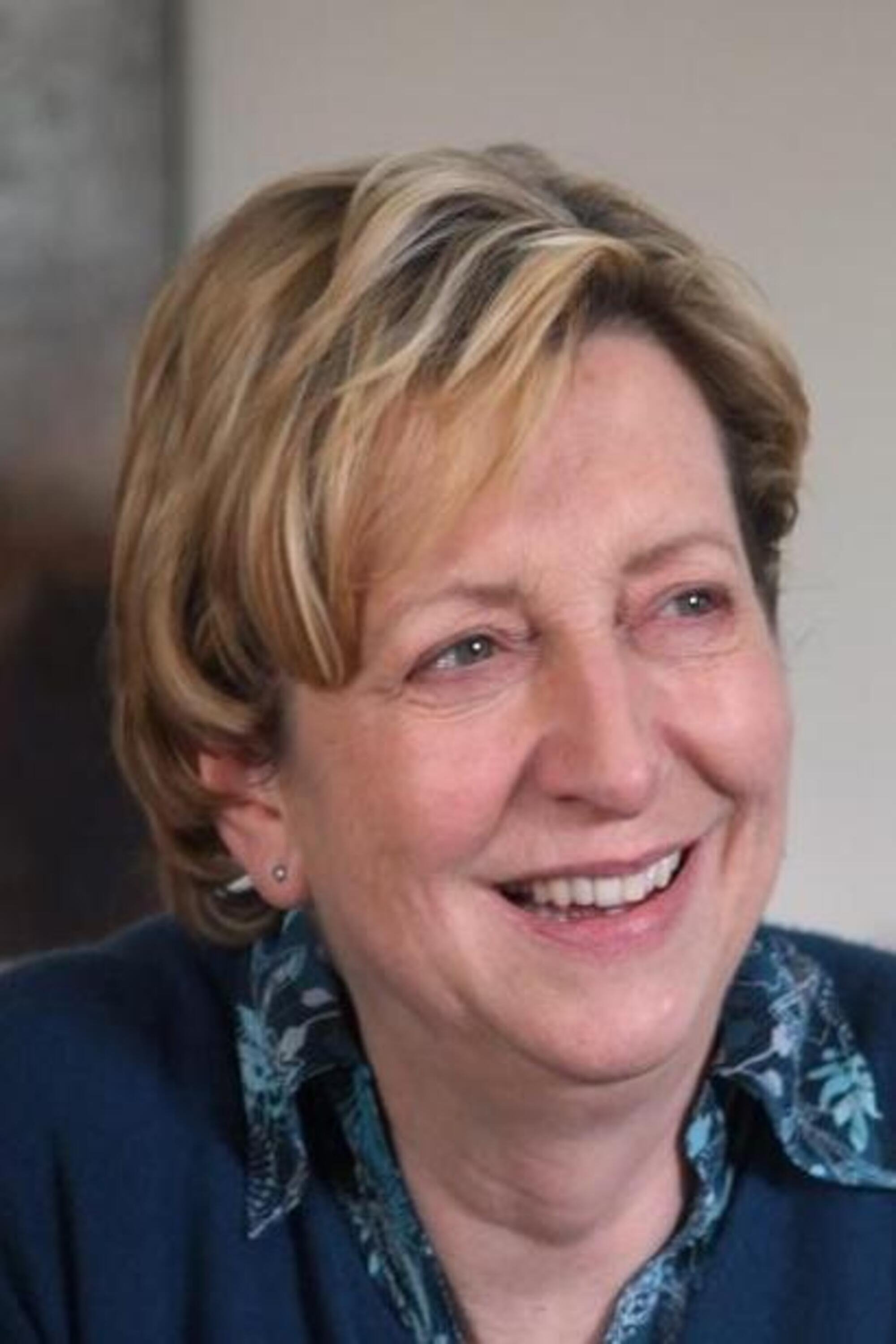 Camilia Blereau backdrop