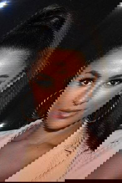 Linda Pira: Linda Pira backdrop