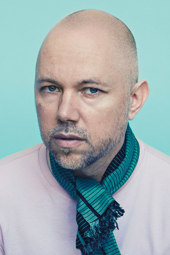 Tomas Andersson Wij backdrop