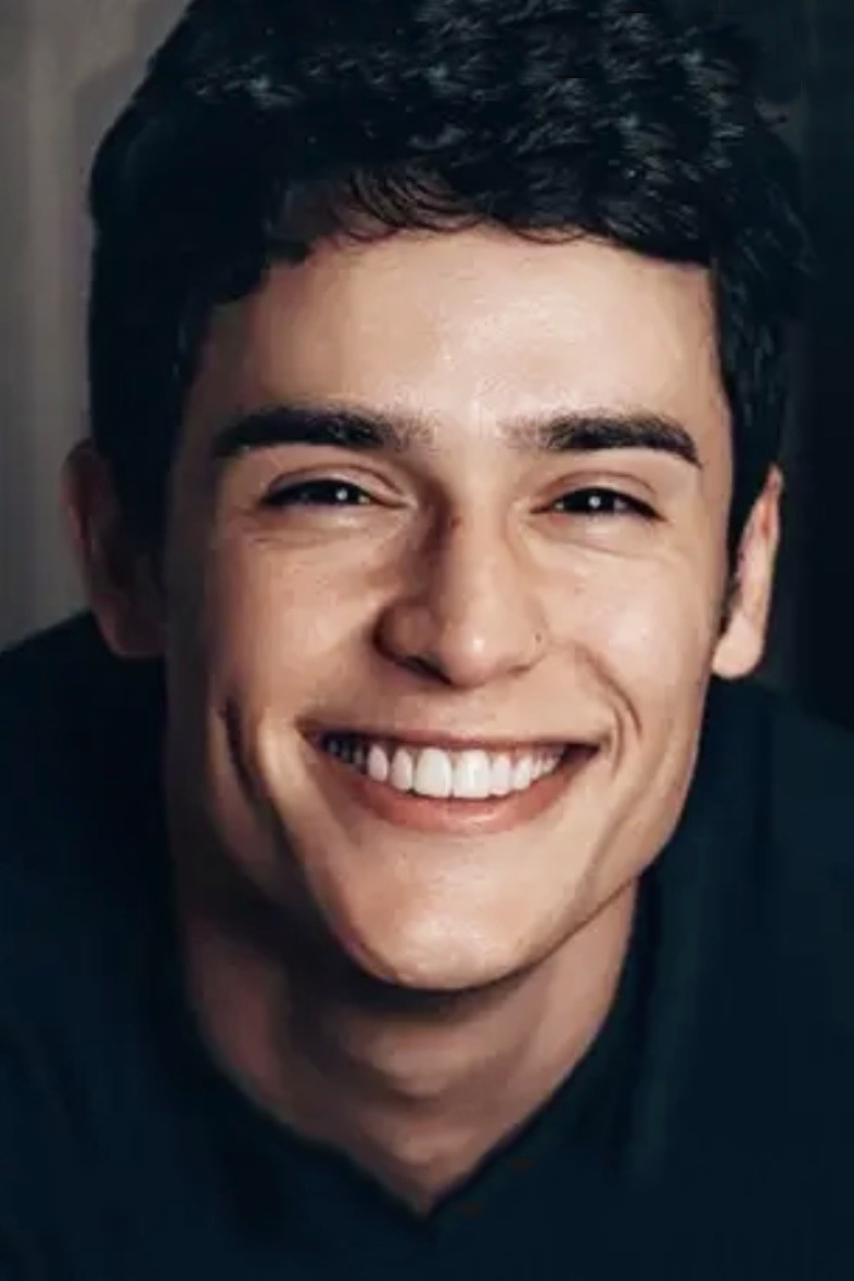 Júlio Oliveira backdrop