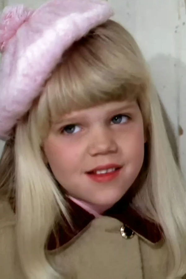 Kamee Aliessa backdrop