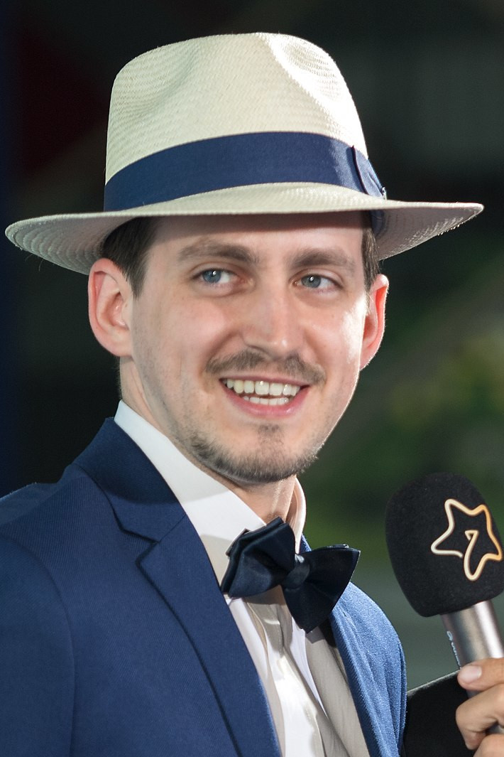 Marti Fischer backdrop