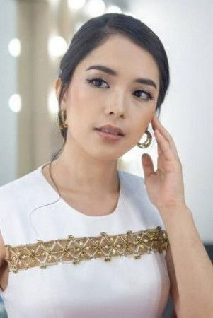 Michelle Wanda backdrop