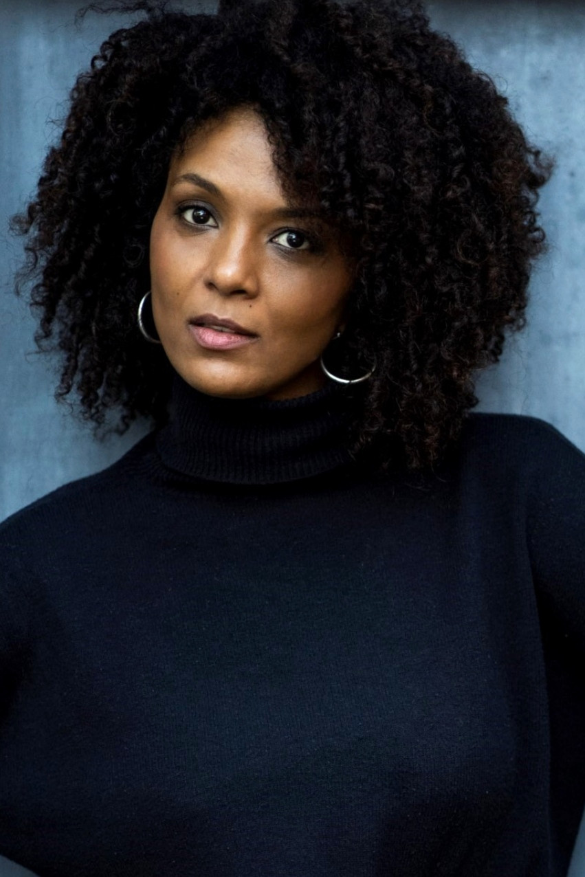 Liliana Mele backdrop