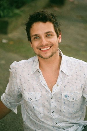 Ricardo Monastero backdrop