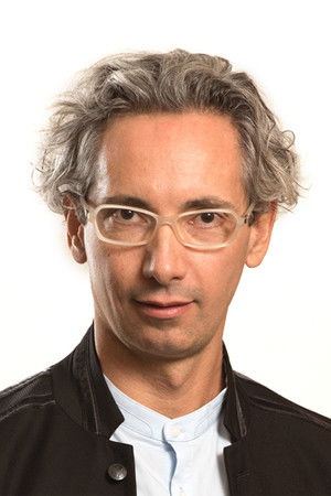 Sebastián Errázuriz backdrop