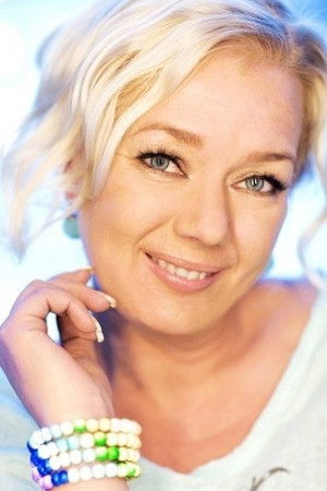 Sari Siikander backdrop