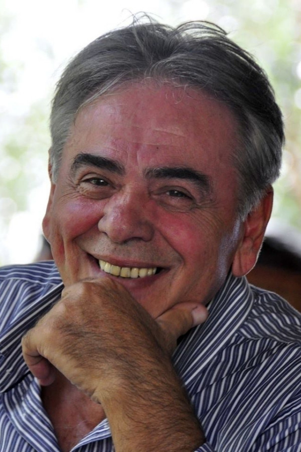 Spyros Mavides backdrop