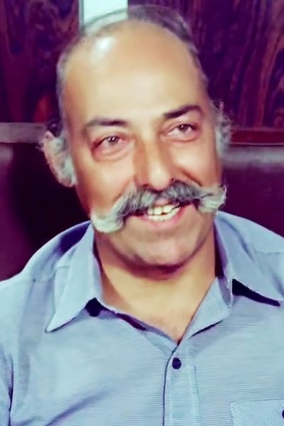 Tonis Giakovakis backdrop