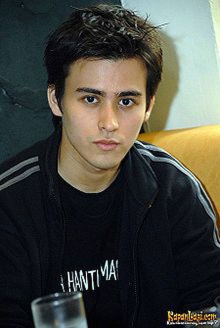 Melvin Giovanie backdrop