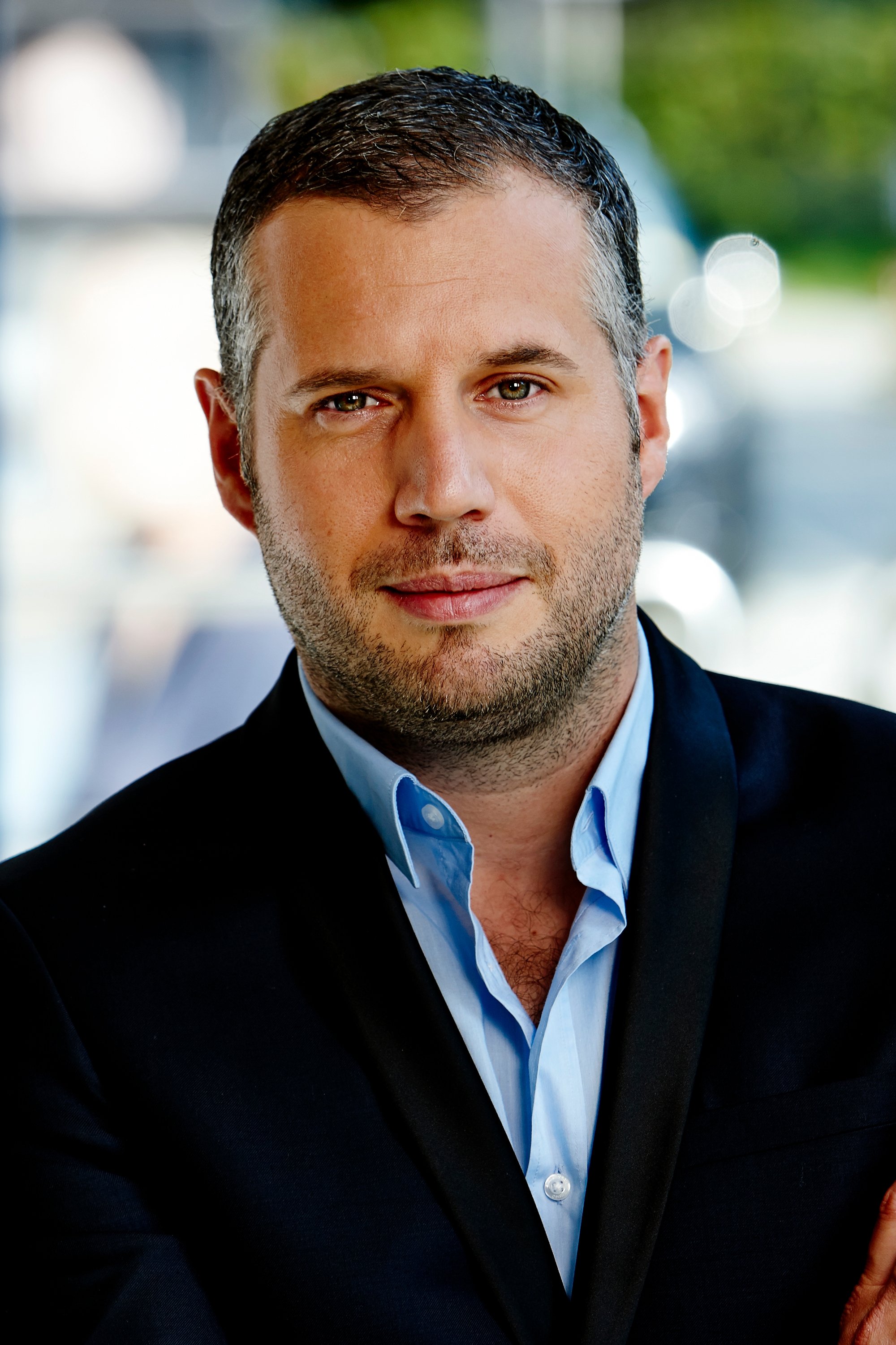 Tijl Beckand backdrop