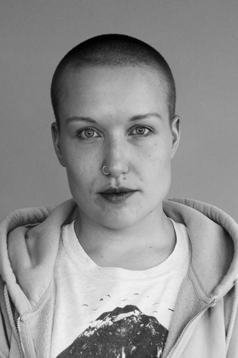 Susanne Heinrich backdrop