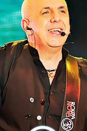 Ricardo Feghali backdrop