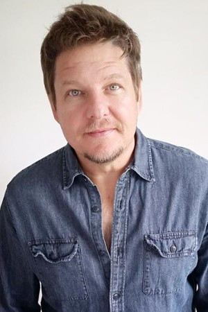 Sidy Correa backdrop