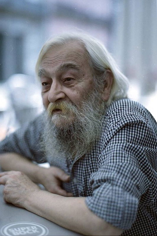 Camilo Silva backdrop