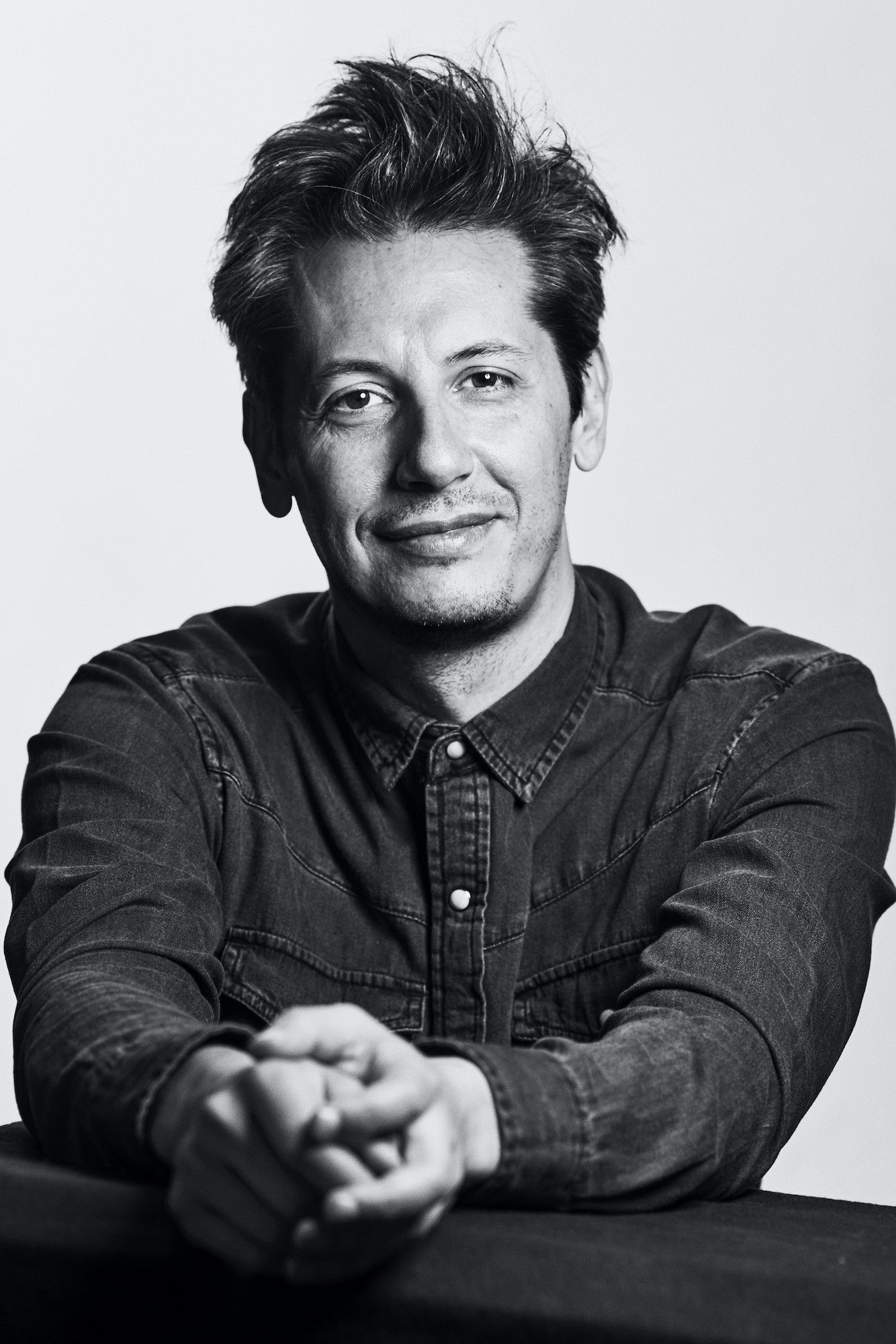 Patricio Aramburu backdrop