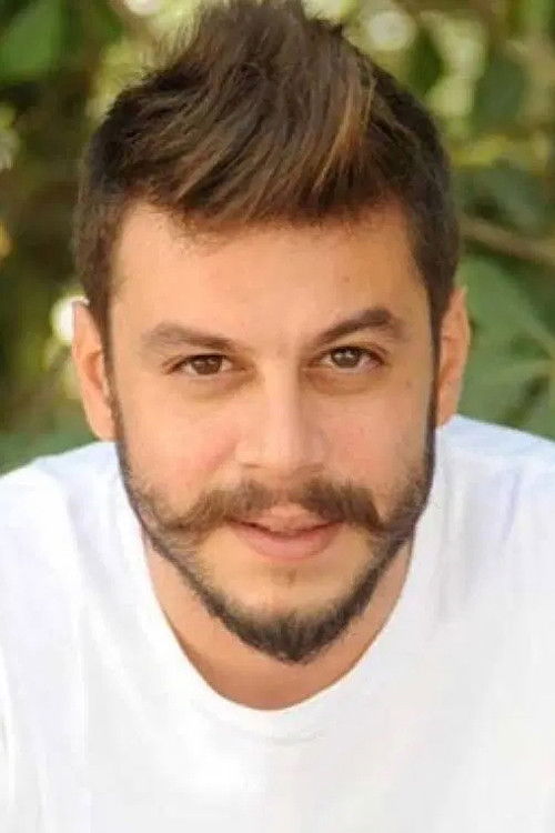 Leonidas Kalfagiannis backdrop