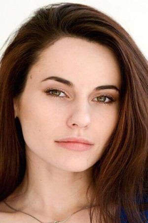 Daria Gomez backdrop