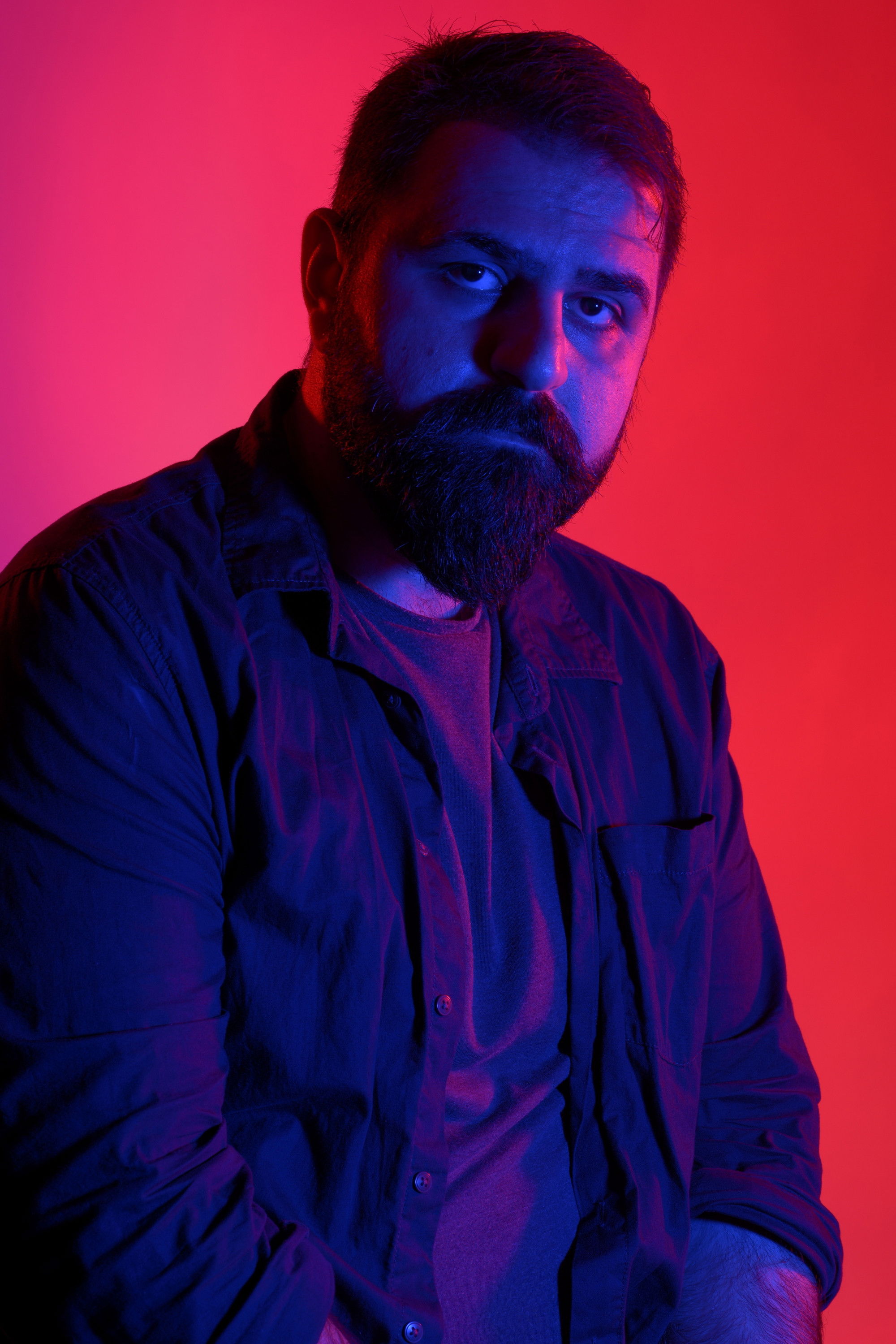 Bilal Bahadır backdrop