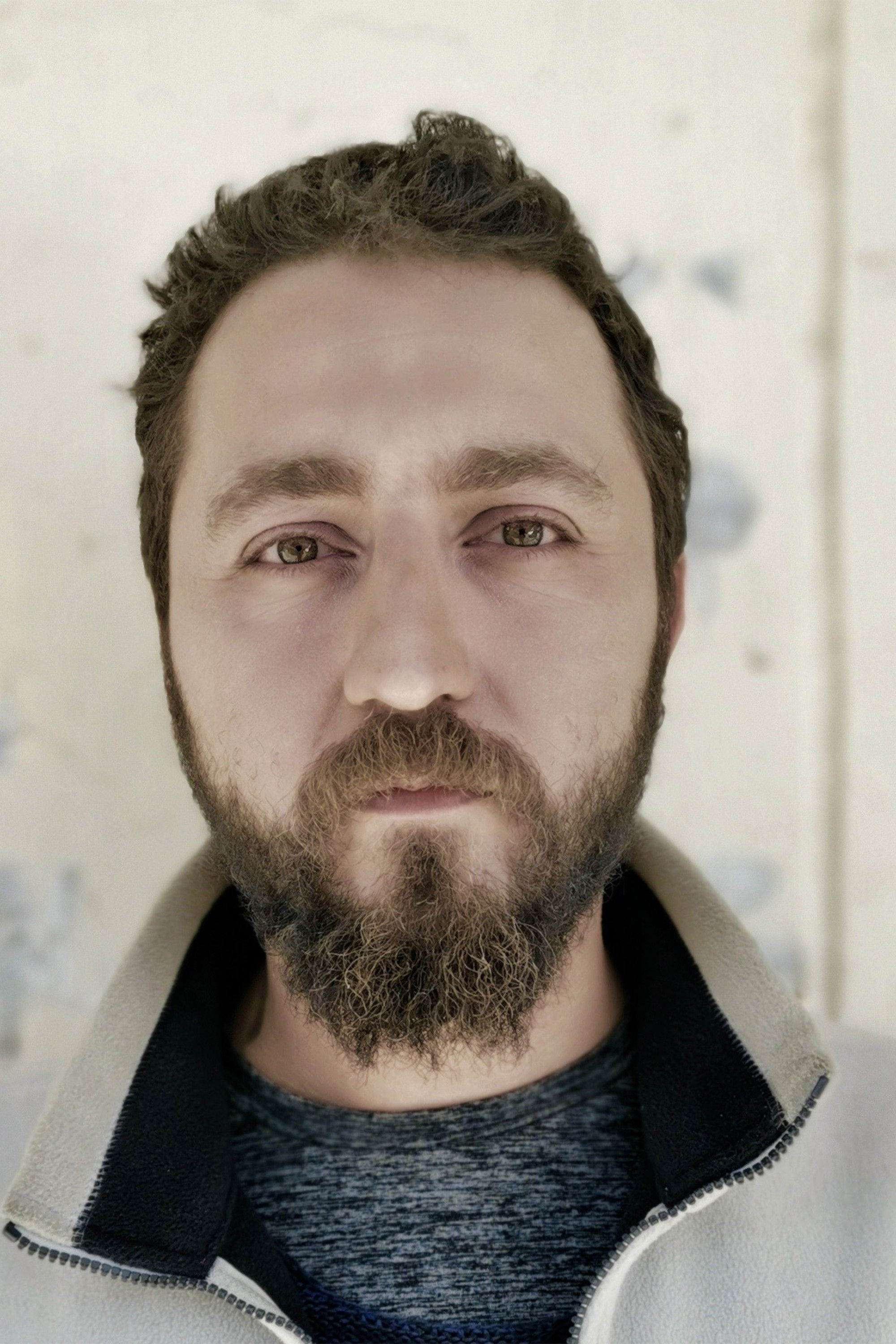 Orçun Behram backdrop