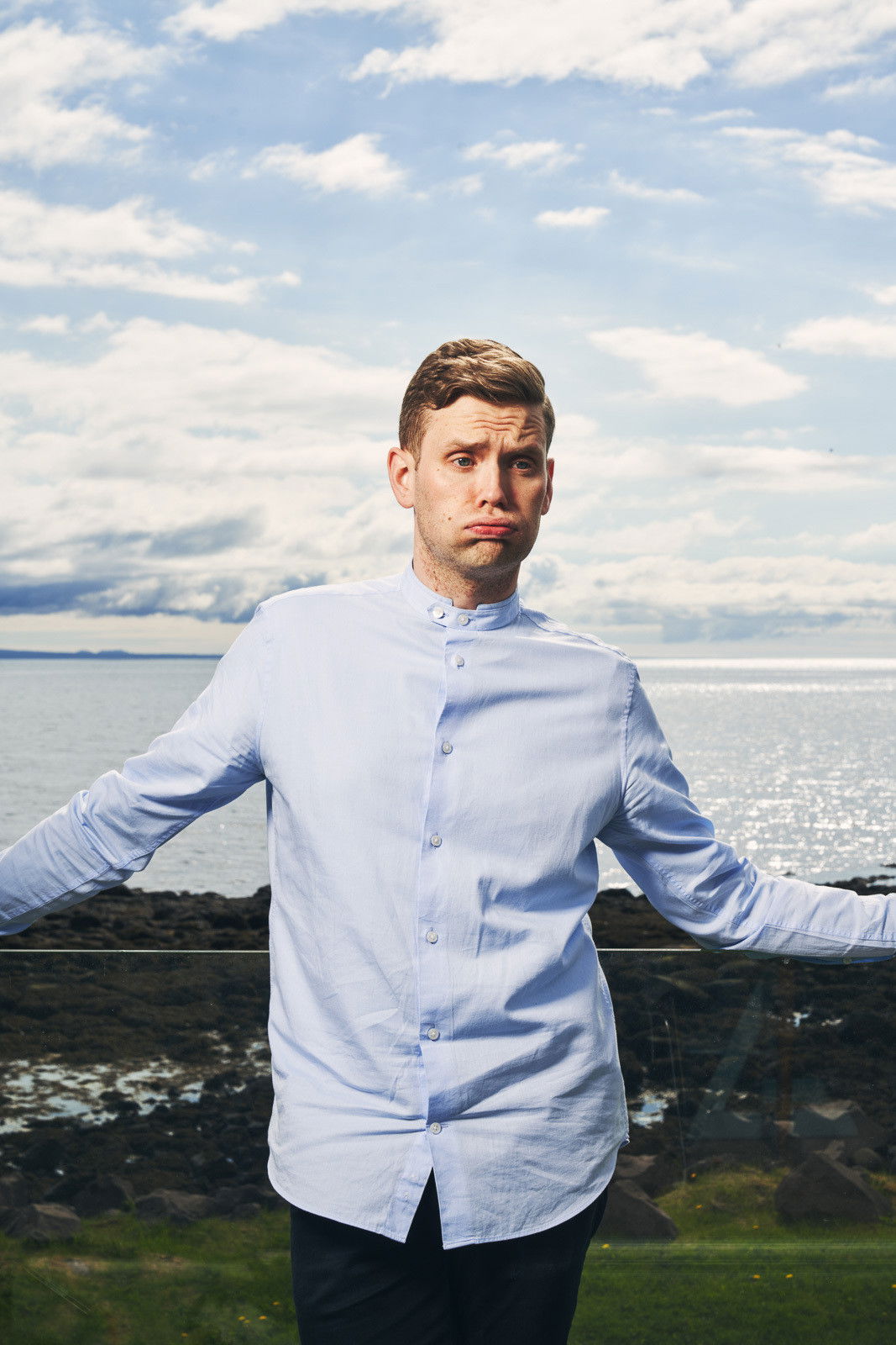 Ari Eldjárn backdrop