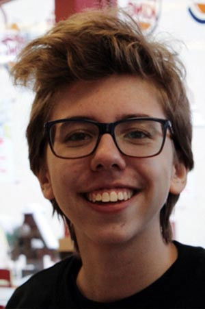 Júlia Zoppas backdrop