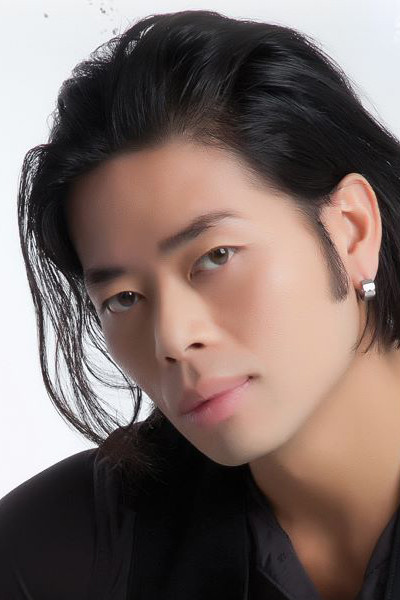 Julian Phetnouvong backdrop