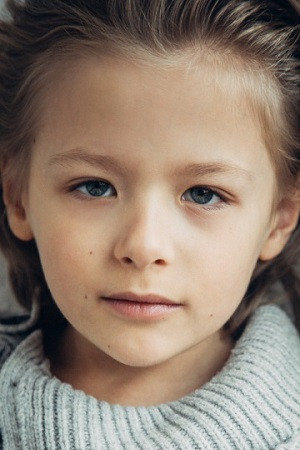 Yan Alabushev backdrop